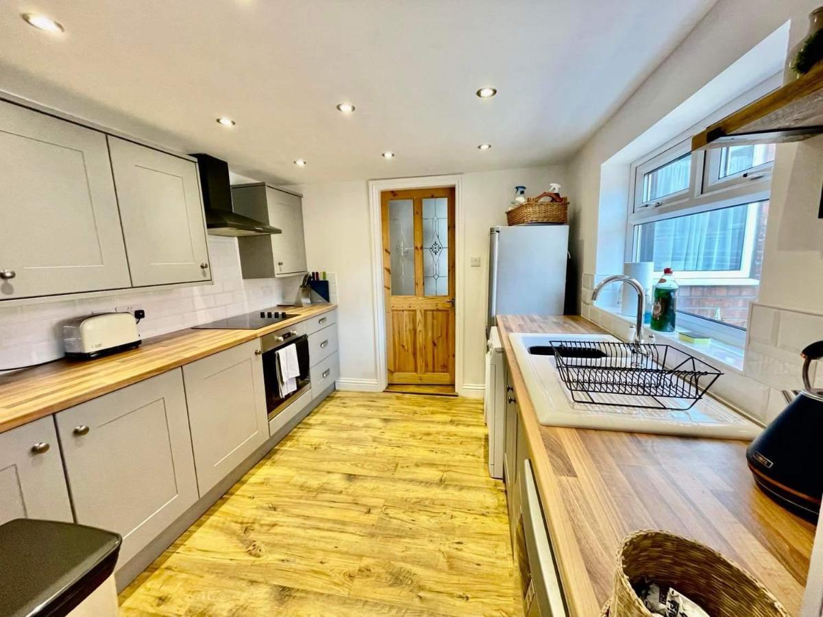 Spacious 3 Bedroom Retreat For Professionals Kingston upon Hull Exterior foto